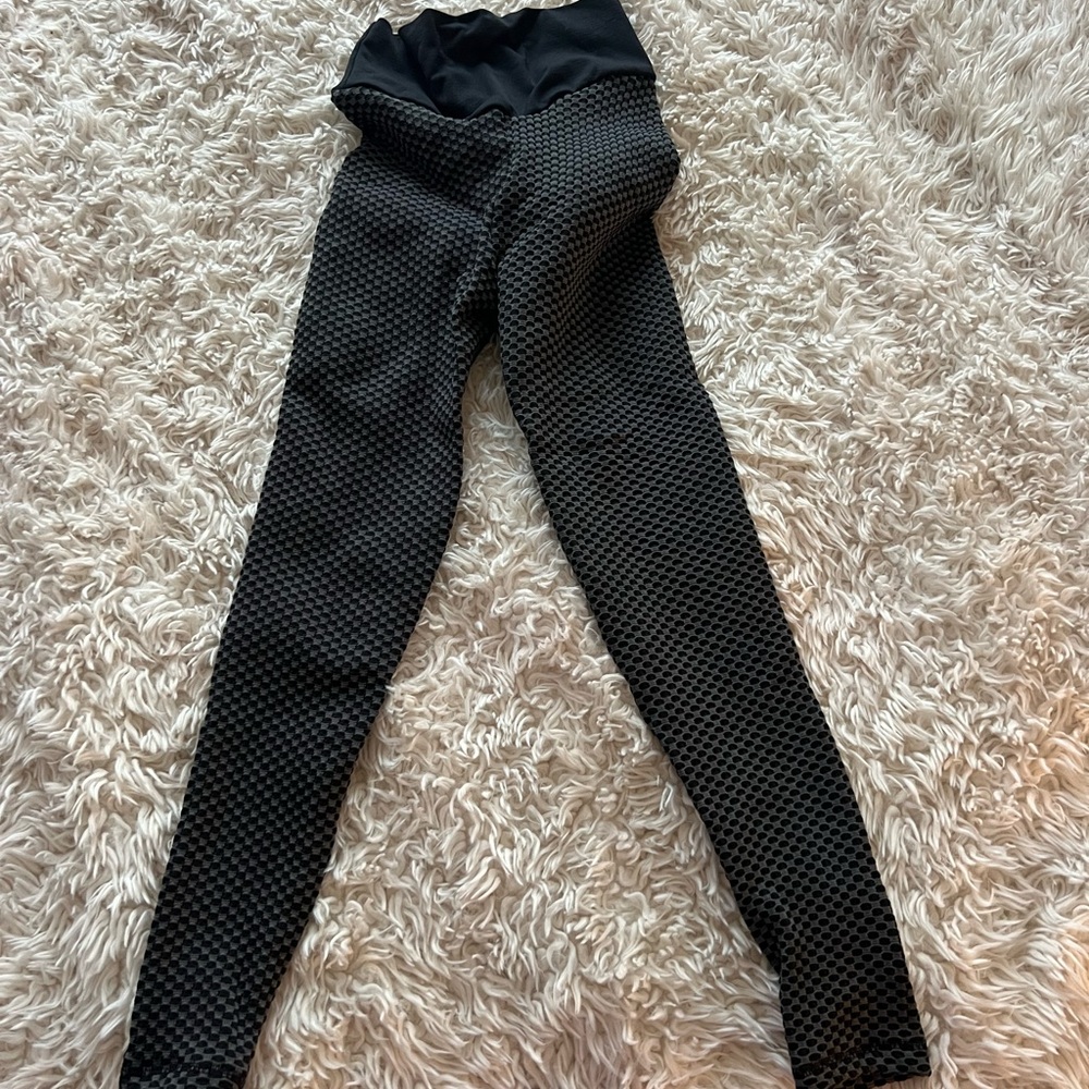 Women’s Workout Leggings - Picture 3 of 6